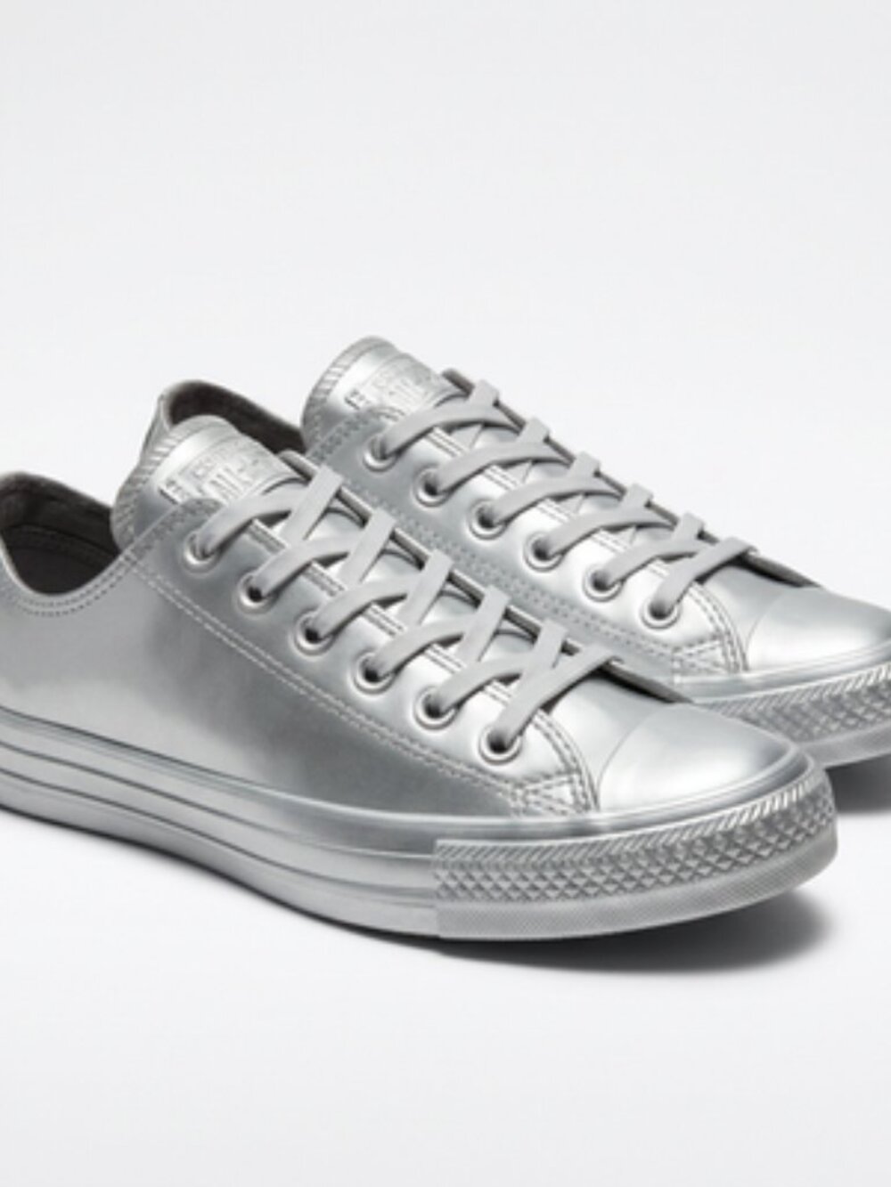 Converse Sneakers Low Top Shoes Women’s Size 7 Silver